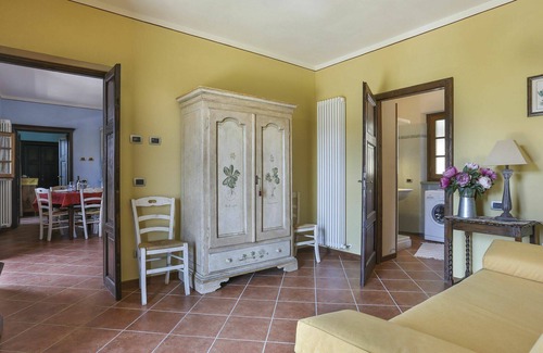 Molazzana House | Stunning private villa for 12 guests with private pool, WIFI, TV, patio, pets allowed and parking