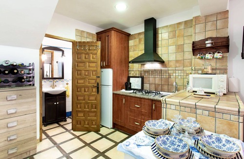 Niguelas House | Stunning private villa for 6 people with WIFI, TV, terrace and parking