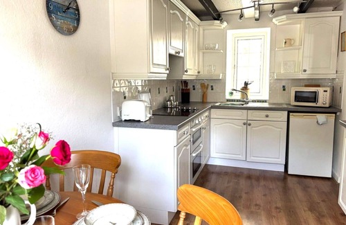 Pentewan House | Stunning private villa for 4 guests with WIFI