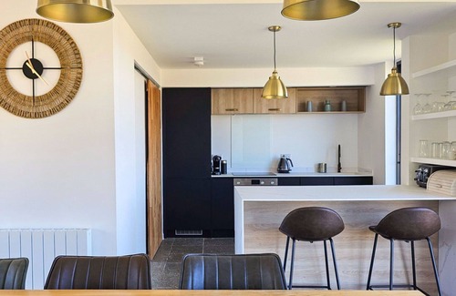 Breakish House | Stunning private villa for 8 people with TV, terrace, panoramic view and parking