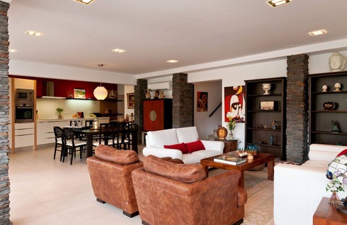 Ingenio Villa | Stunning private villa for 12 guests with A/C, WIFI, private pool, TV, patio and parking