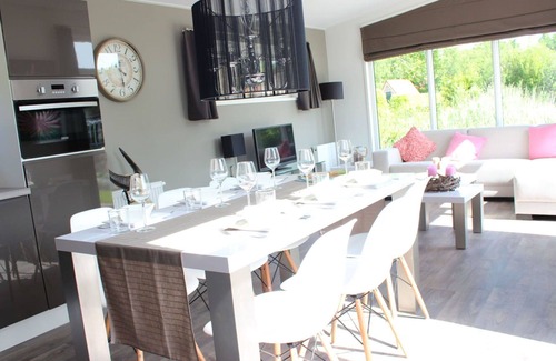 Susteren House | Stunning private villa for 6 people with WIFI, pool, TV, terrace and parking