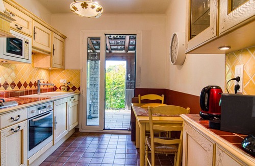 Carces House | Stunning private villa for 6 guests with private pool, WIFI, TV, terrace and panoramic view