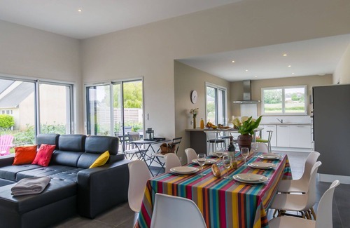Treflez House | Stunning private villa for 6 people with WIFI, TV, terrace and parking