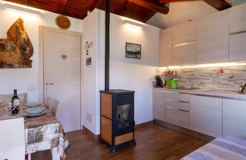 Sorico House | Stunning private villa for 4 people with hot tub, TV, patio, pets allowed and parking