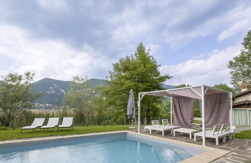 Cremignane Villa | Stunning private villa with WIFI, A/C, private pool, TV, patio, pets allowed and parking
