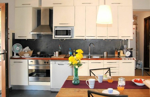 Itri Villa | Stunning private villa with WIFI, hot tub, A/C, private pool, TV, terrace, pets allowed and park.