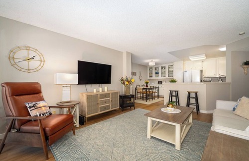 Rancho Bernardo Condo | Stunning Resort Living 2 bed Luxury Condo in heart of Oaks North