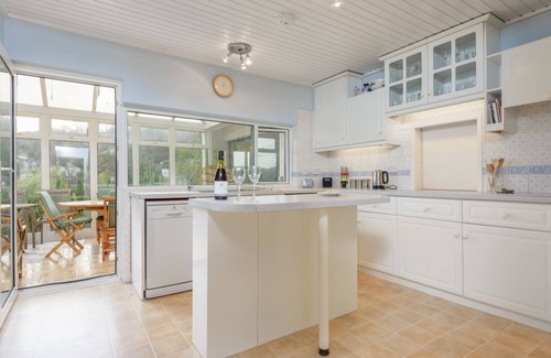 Golant House | Stunning River Views, Tranquil Split-Level House, Private Garden & Parking