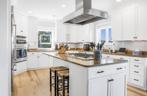 Mount Holly House | Stunning Riverfront Property - New Listing