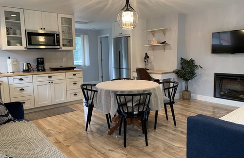 Redwood Apartment | Stunning Rogue River Views from Main Room, Kitchenette and Bedroom