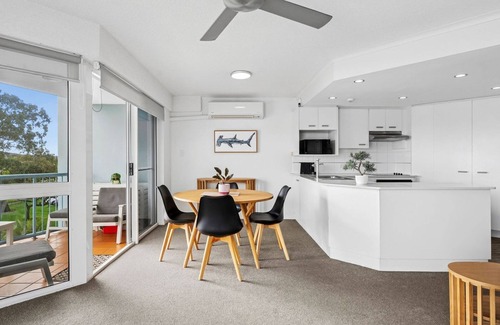 Maroochydore Apartment | Stunning Rooftop Retreat with Private Jacuzzi on the Maroochy River