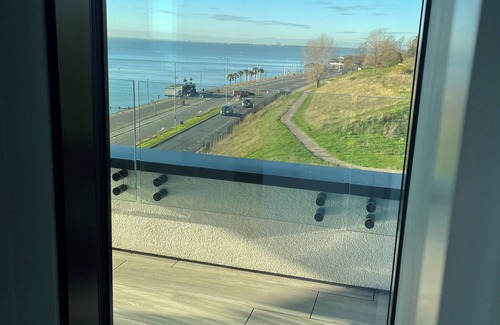 Southend-on-Sea Apartment | Stunning Seafront Penthouse With Panoramic South Facing Views Over the Estuary
