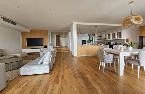 Paceville Apartment | Stunning Seafront Portomaso Apartment w/terraces