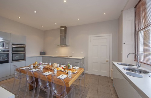 Oban House | Stunning seaviews from this 11 bedroom mansion in Oban - stay from 2-28 nights.