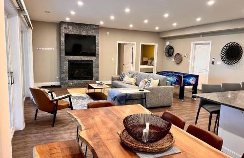 Kincardine House | Stunning Serenity Cove On The Lake Cozy Cottage