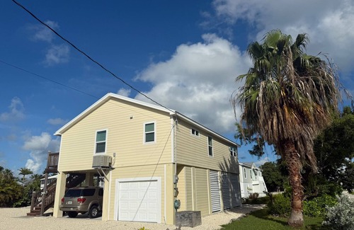 Sugarloaf Shores House | Stunning Sugarloaf, 3 bed house on huge plot to accomodate your RV or boat.