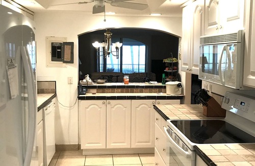 Longboat Key Condo | Stunning sunset views; Beachfront condo on central Longboat Key