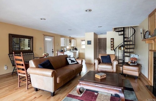 Town of Nelson House | Stunning views from this lake house on the water