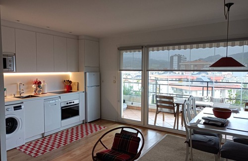 Zarautz Apartment | STUNNING VIEWS NEAR THE BEACH.