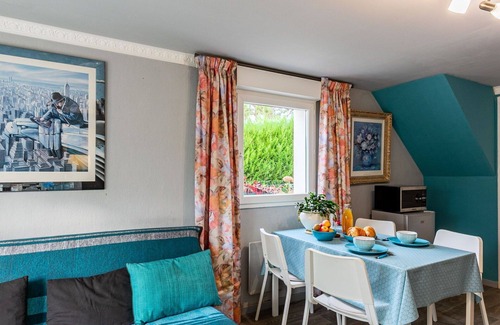 Locquirec House | Stunning villa for 3 people with WIFI, TV, patio, pets allowed and parking
