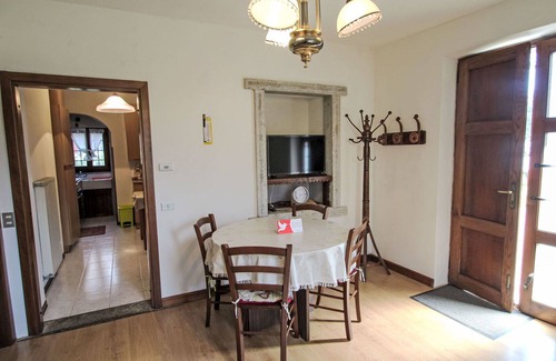Mergozzo House | Stunning villa for 3 guests with TV and parking