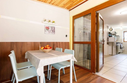 Siofok-Sosto House | Stunning villa for 4 people with WIFI, A/C, hot tub, TV, balcony, pets allowed and parking