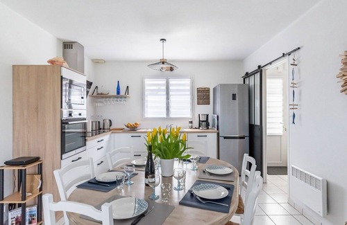 Damgan House | Stunning villa for 6 guests with WIFI, TV and terrace