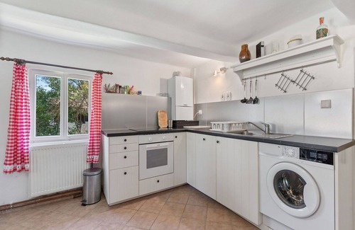 Stozec House | Stunning villa for 6 guests with TV, patio and pets allowed