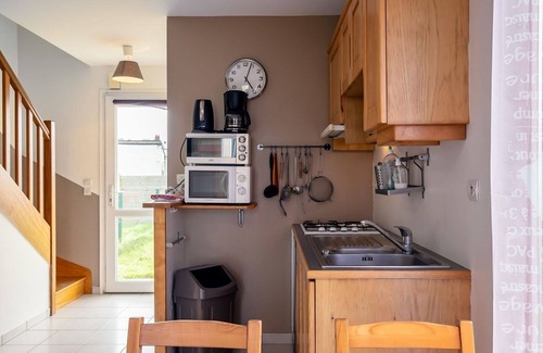 Saint-Pabu House | Stunning villa for 4 people with WIFI, TV, pets allowed and parking