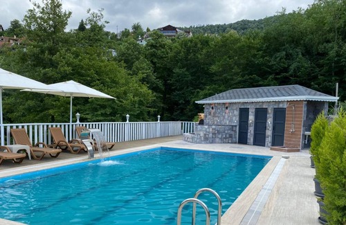 Yanik Villa | Stunning Villa in Peaceful Sapanca in Kartepe