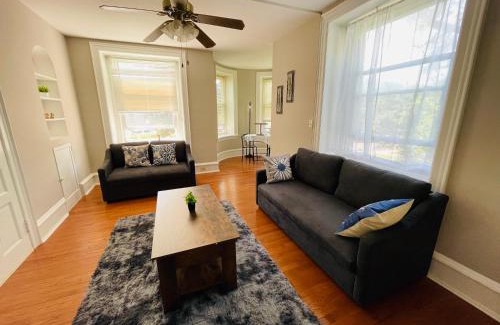 Elkins Park Apartment | Style And Charm 2br Apt In Melrose Park