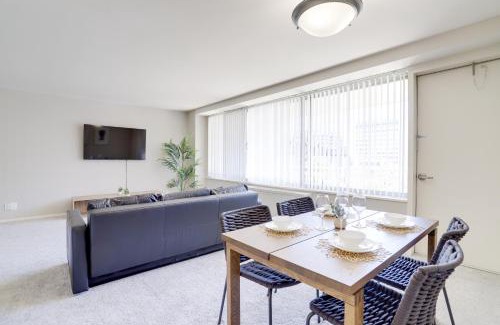 Crystal City Apartment | Style and Convenience Apartment at Crystal City