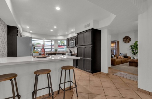 Candlelight Estates House | Style meets comfort in this ultimate , centrally located Mesa getaway.