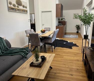 Seekirchen am Wallersee Apartment | Stylische Ferienwohnung