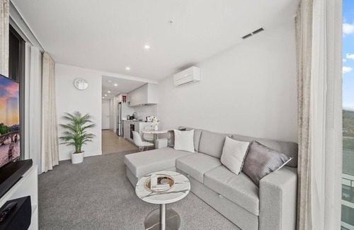 Phillip Apartment | Stylish 1-Bed with Pool, Cinema & Sunset Views