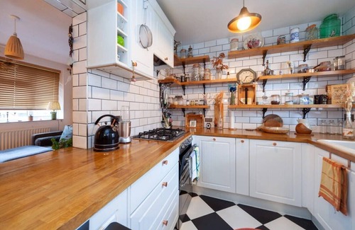 Homerton Apartment | Stylish 1 Bedroom Apartment in Hackney