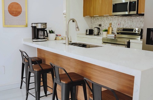 Barbican Apartment | Stylish 1BR Kingston apartment with Sunset Pool, gym. Near Bob Marley Museum