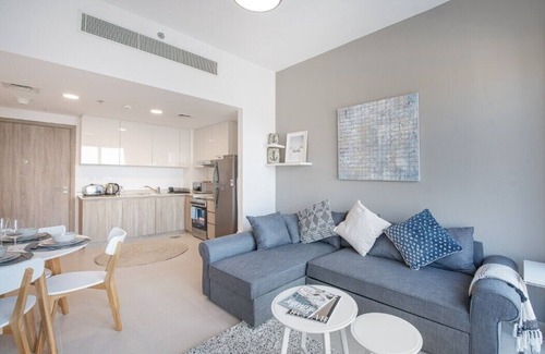 Dubai Apartment | Stylish 1BR Near Town Square - Sleeps 4 Guests!