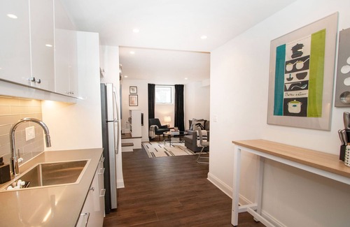 Bloomingdale Apartment | Stylish 1BR oasis with AC, laundry, next to park!