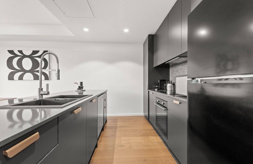 Braddon Apartment | Stylish 2-Bed in Braddon with Alfresco Dining