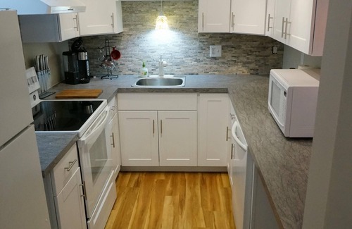 Plymouth House | Stylish 2-Bedroom Plymouth Home