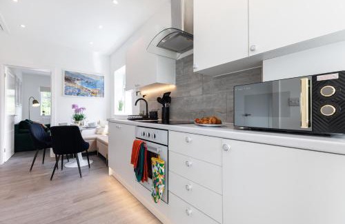 Plumstead Apartment | Stylish 2 x Double Bed Apt in Woolwich London