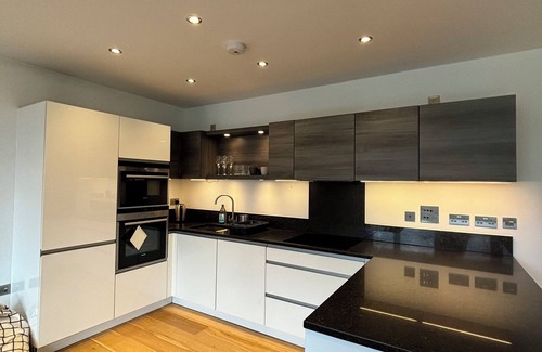Golborne Apartment | Stylish 2BD Flat in the Heart of Notting Hill