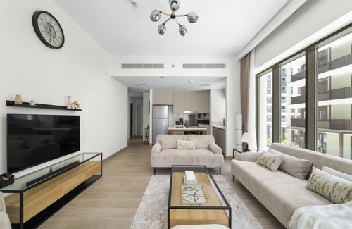 Madinat Zayed Apartment | Stylish 2BR | Creek Grove | Near Downtown