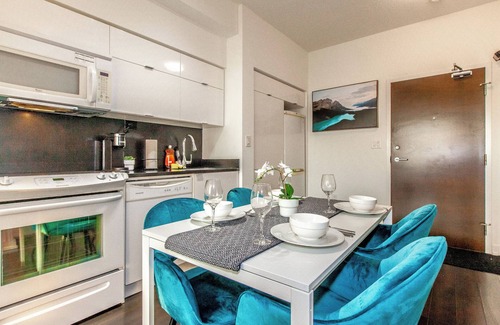 CityPlace Apartment | Stylish 2br Condo with Stunning Sunset Views