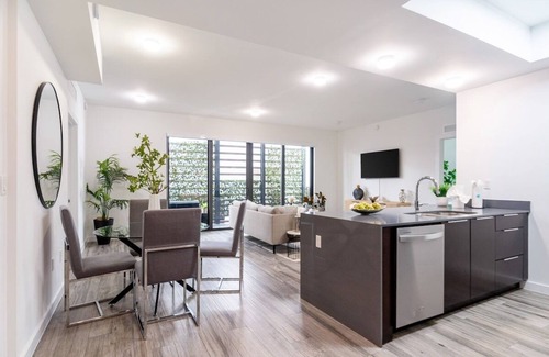 Coconut Grove Condo | Stylish 2BR Miami Condo with Private Balcony