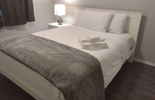 Stony Plain Condo | Stylish 2BR2Bath Condo Near Westview w/ UG Parking