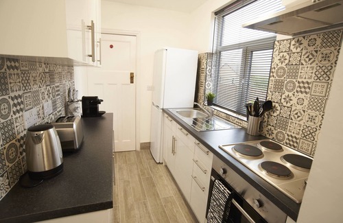 Melton Mowbray House | Stylish 3 Bedroom Family House with Parking