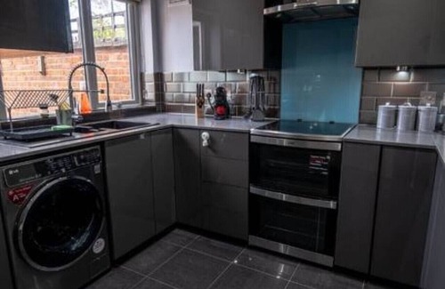 Streatham Hill House | Stylish 3 BR House close to Streatham Hill station